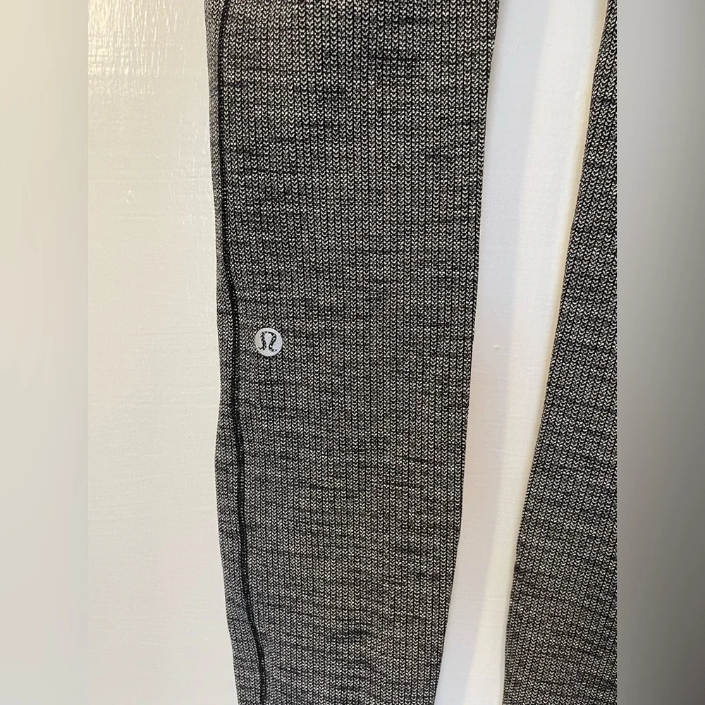 Lululemon Speed Up Tight 28